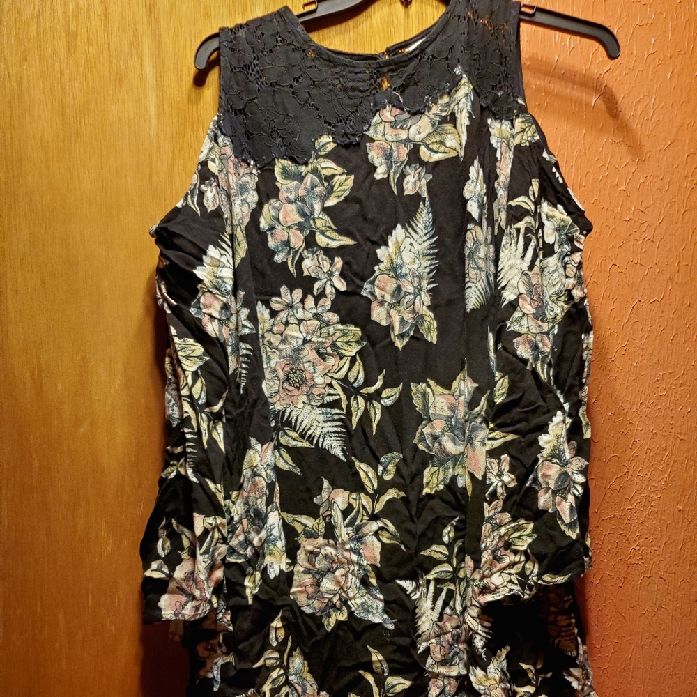 Tunic - Picture 2 of 3